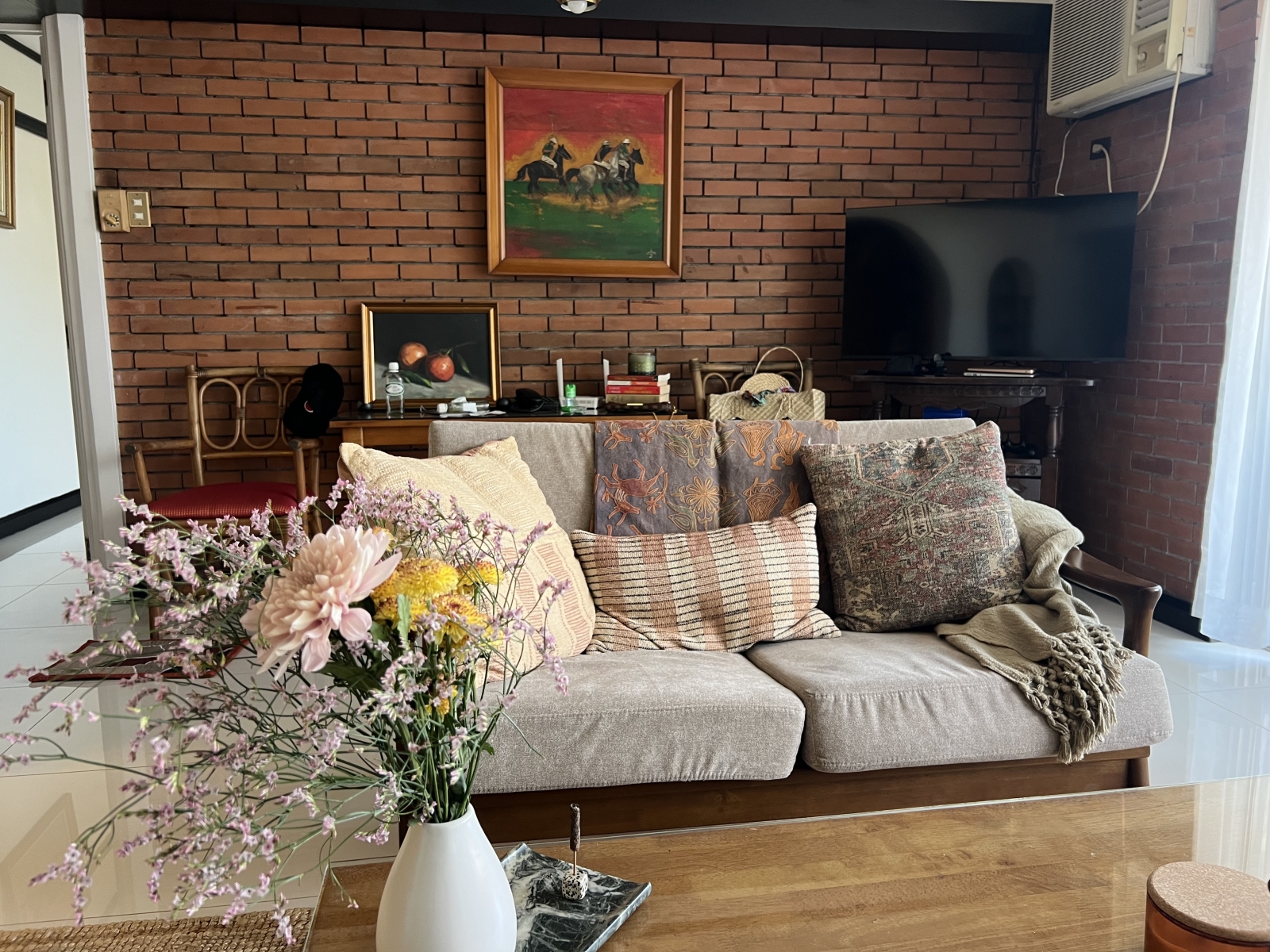 Geräumige Wohnung mit 3 Schlafzimmern und 3 Bädern im Herzen von Bel-Air / Poblacion, Makati