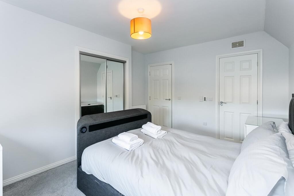 Modern Edinburgh Flat (2 Schlafzimmer/2 Bäder)