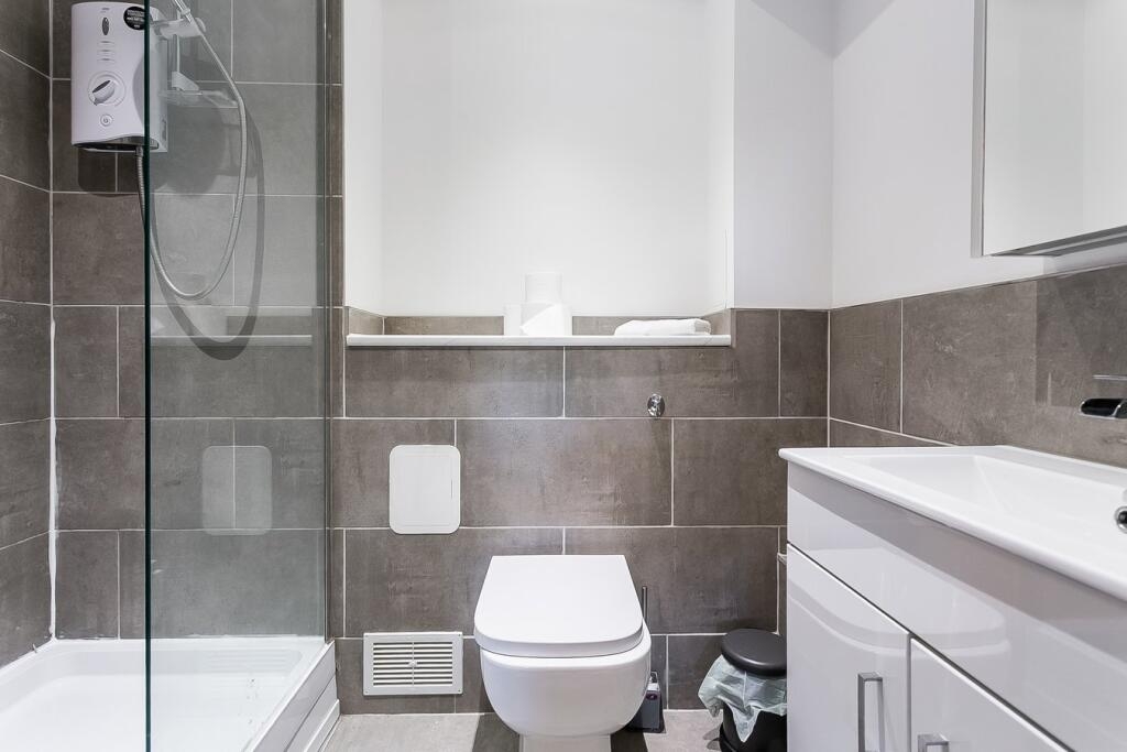 Modern Edinburgh Flat (2 Schlafzimmer/2 Bäder)
