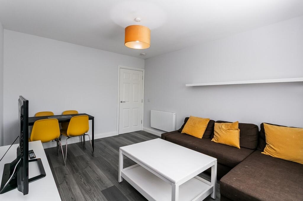 Modern Edinburgh Flat (2 Schlafzimmer/2 Bäder)