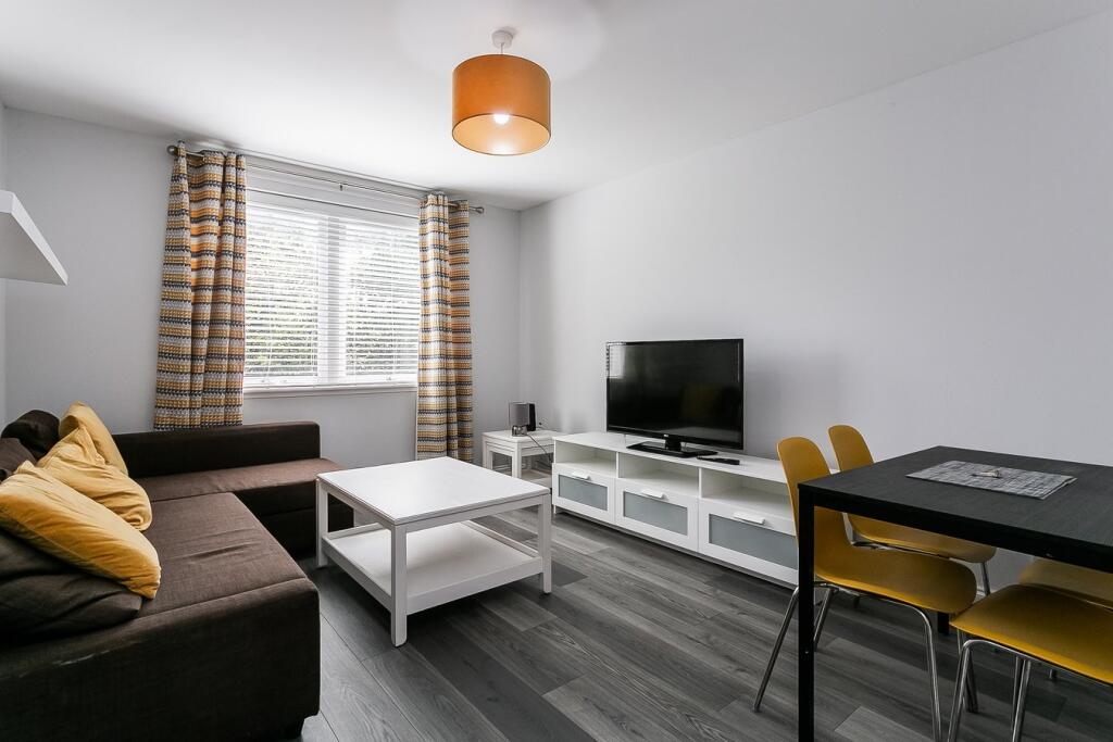 Modern Edinburgh Flat (2 Schlafzimmer/2 Bäder)