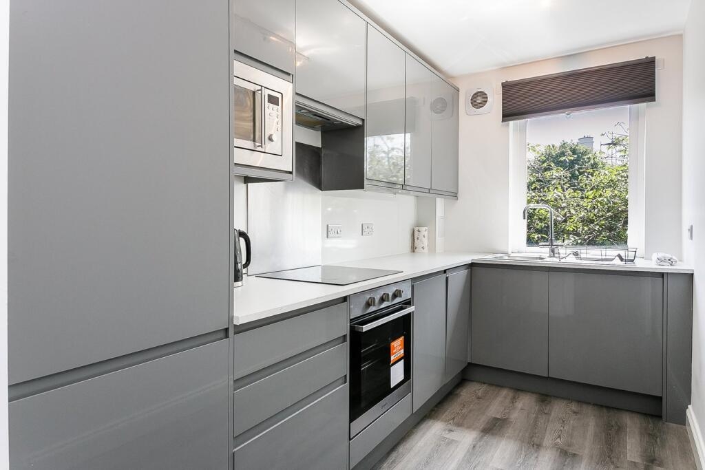 Modern Edinburgh Flat (2 Schlafzimmer/2 Bäder)