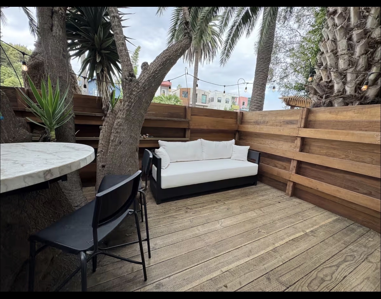 Tutu’s Beach Studio