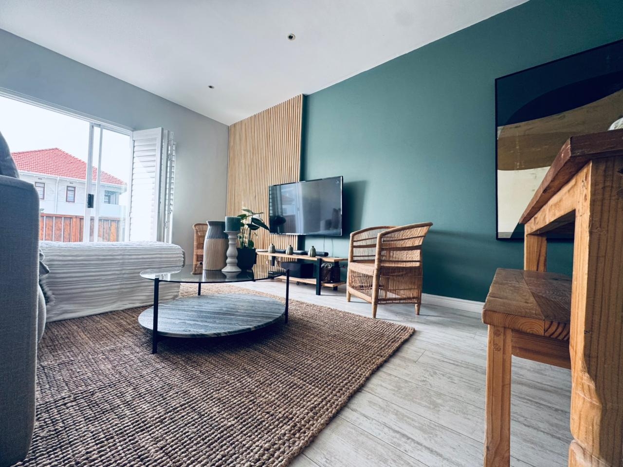 Newly Renovated 2B2BA in the Heart of Cape Town