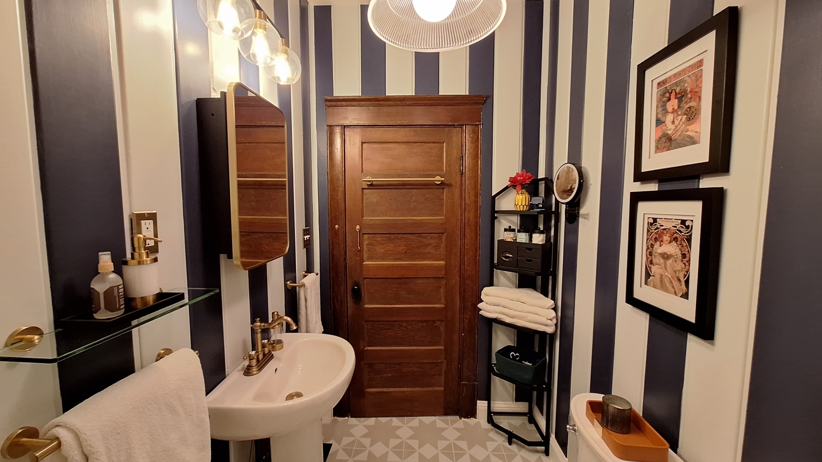 Pineapple Castle : Un Victorian de 1900 de style moderne, un salon Tiki, 6 personnes pour six personnes