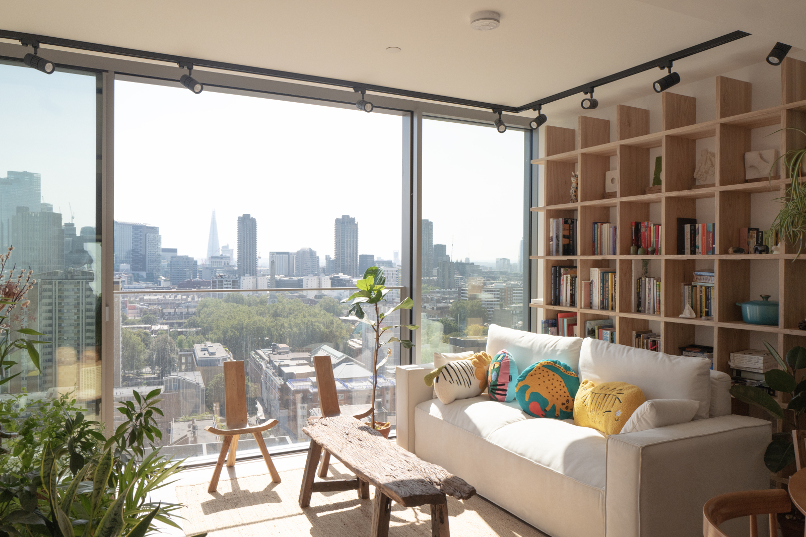 Sunny Modern Flat at the heart of London