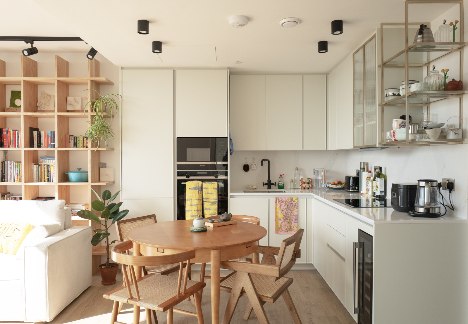 Sunny Modern Flat at the heart of London