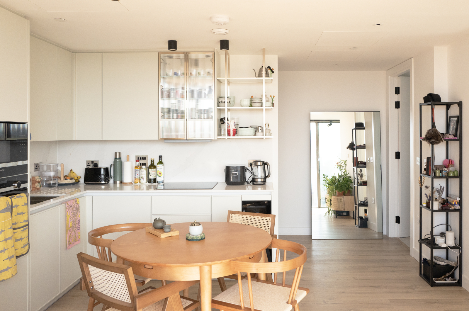 Sunny Modern Flat at the heart of London