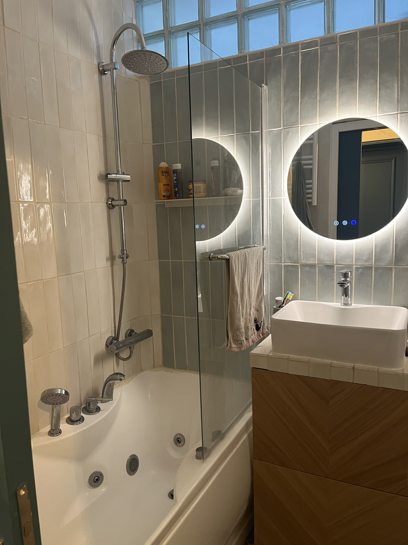 Appartement lumineux et chaleureux dans le vibrant 20e arrondissement parisien