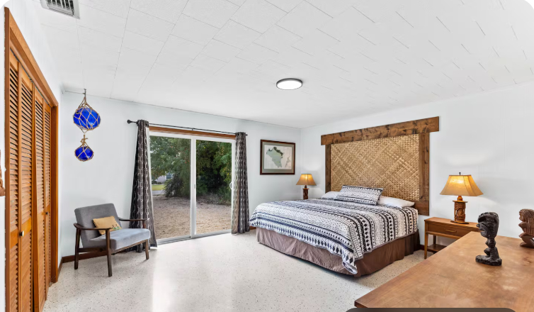 Perfect Beach House. Big yard with a Pool. Tiki Theme. House Panama City Beach FL United States