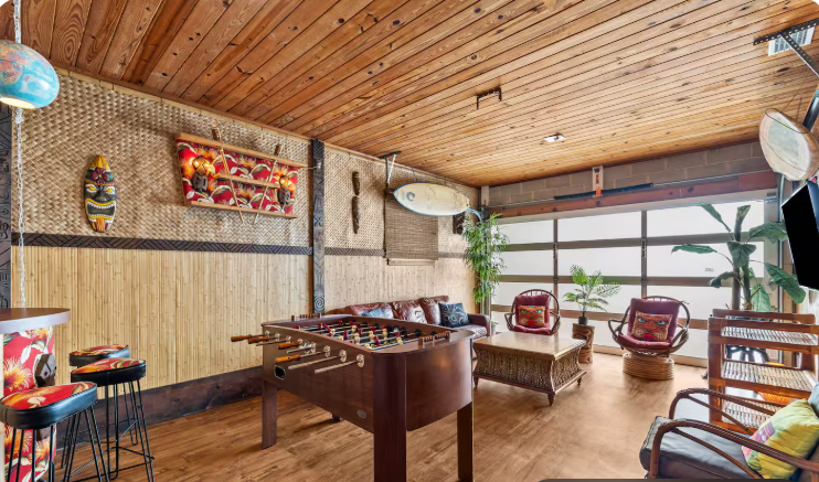 Perfect Beach House. Big yard with a Pool. Tiki Theme. House Panama City Beach FL United States
