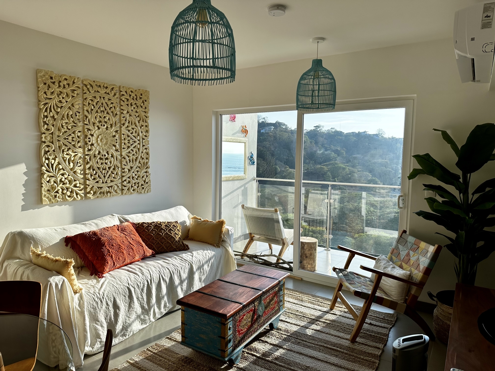 Pura Vida breathtaking ocean view