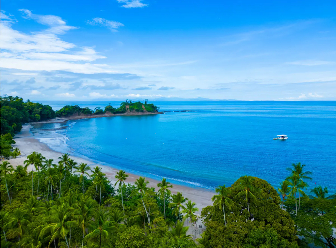 Pura Vida breathtaking ocean view