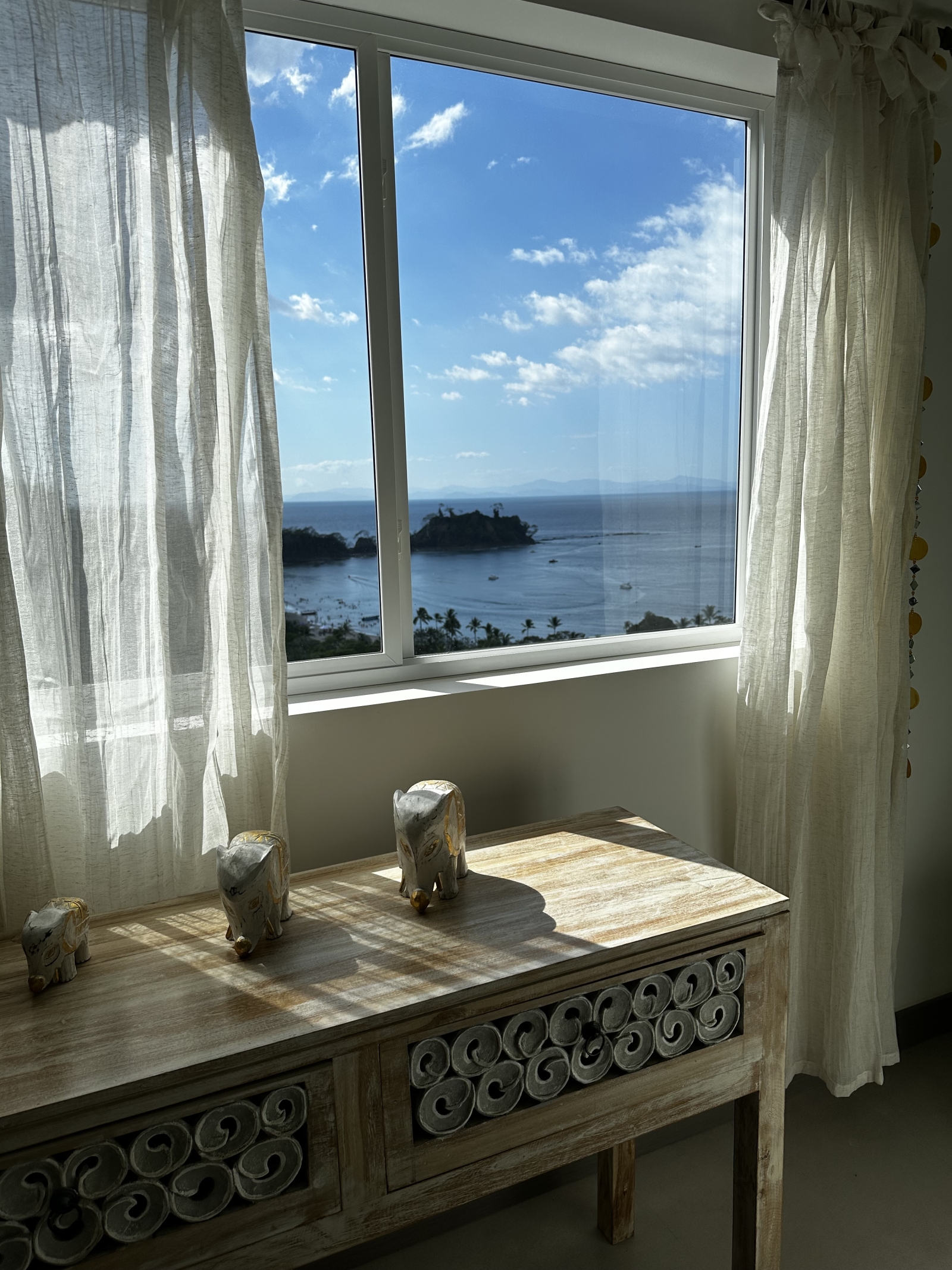 Pura Vida breathtaking ocean view