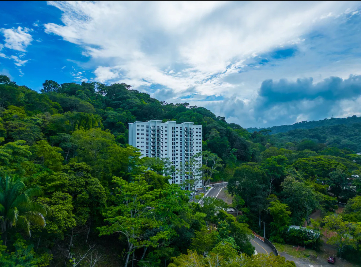 Pura Vida breathtaking ocean view