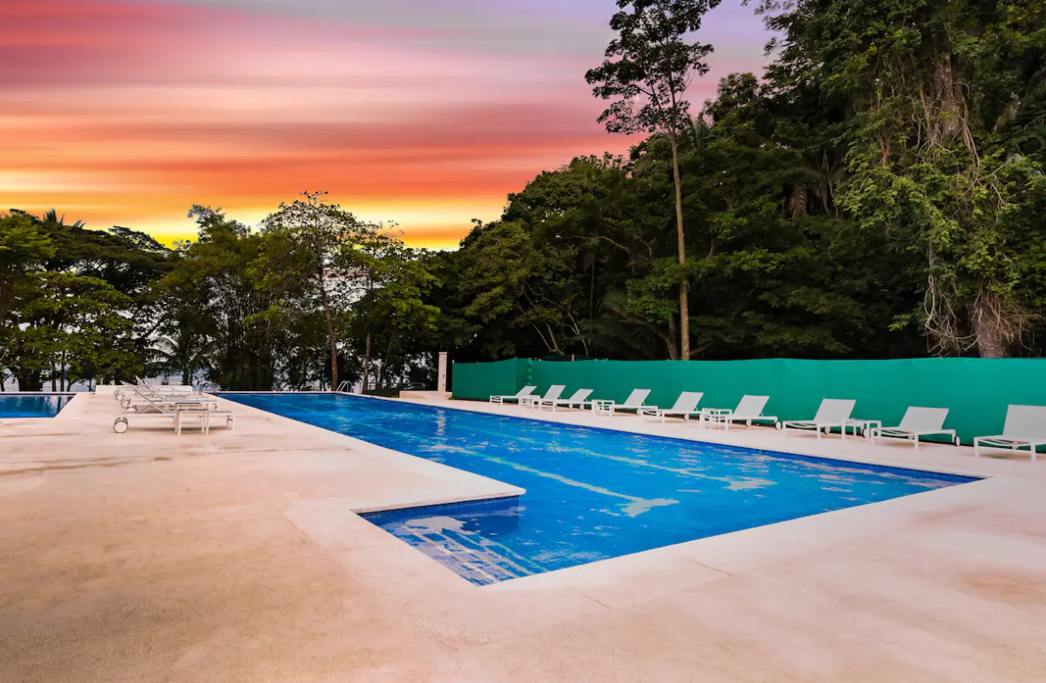 Pura Vida breathtaking ocean view
