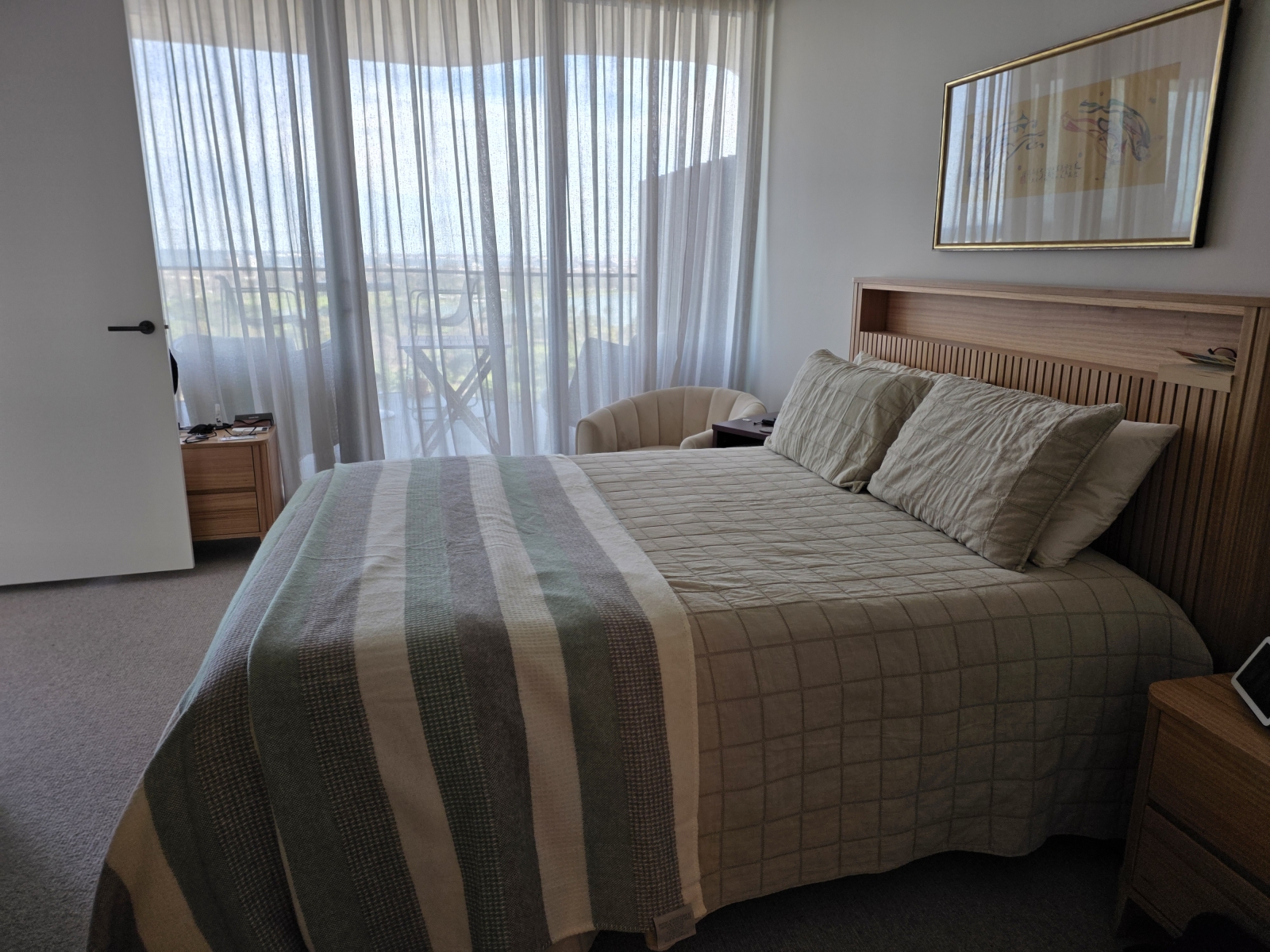 New apartment on Melbourne's tree-lined boulevard