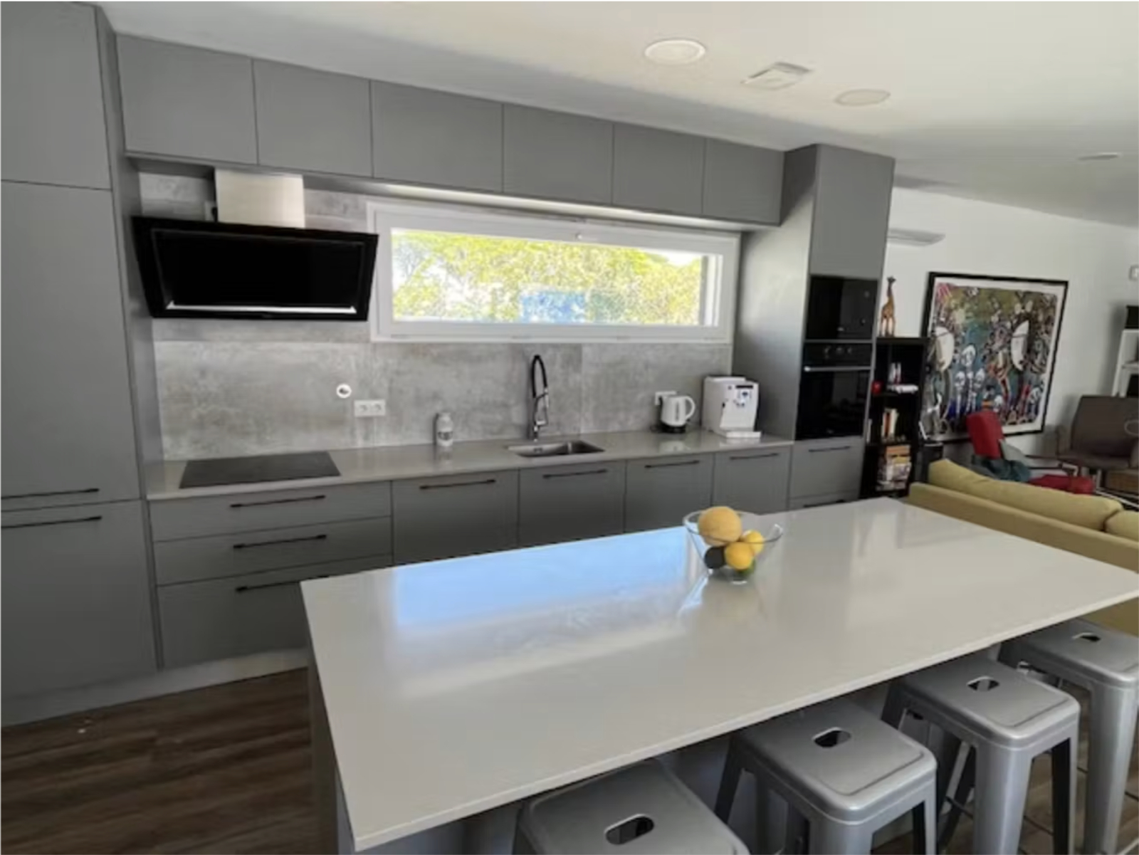 Fully equipped kitchen