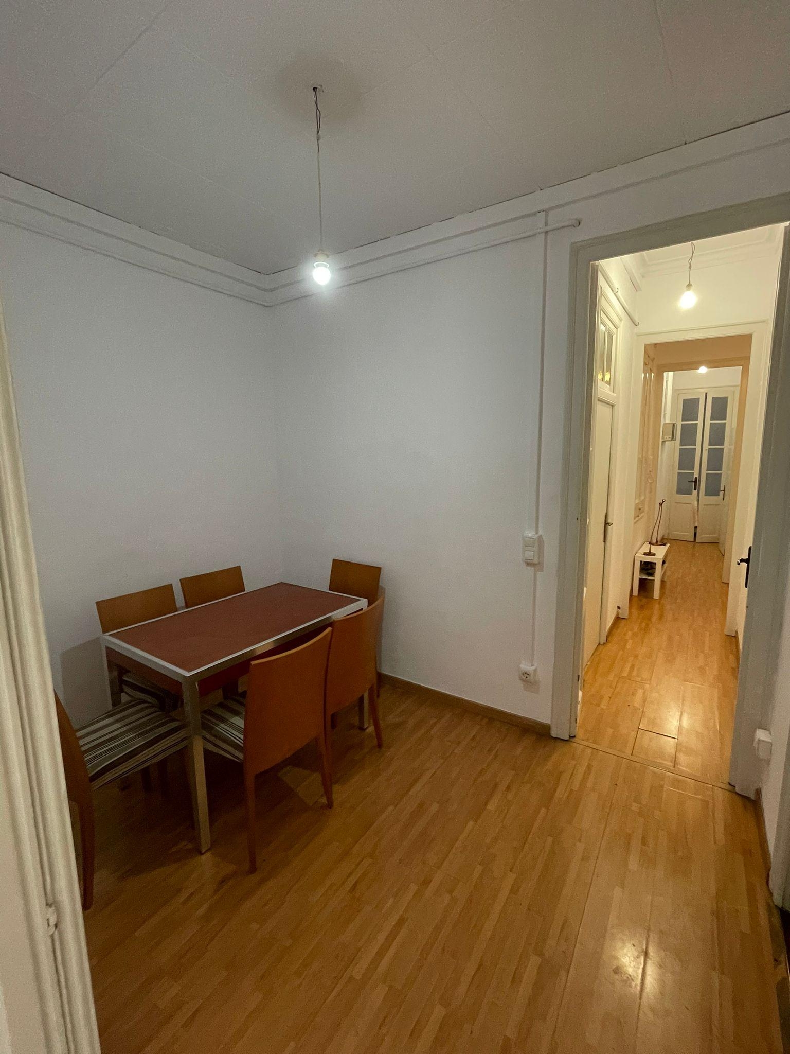 Beautiful and Spacious Apartment in the heart of Barcelona
