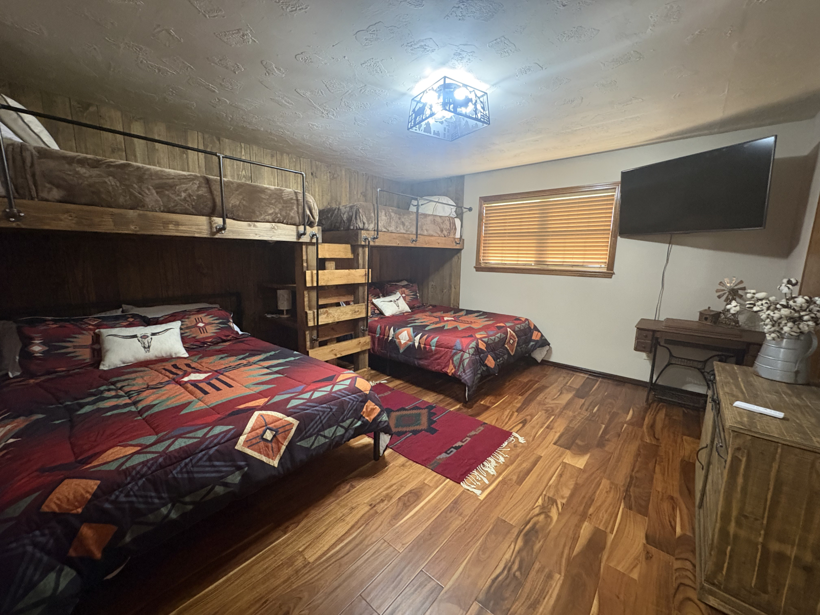 Grande maison de ranch sur un terrain - 12 personnes dorment !