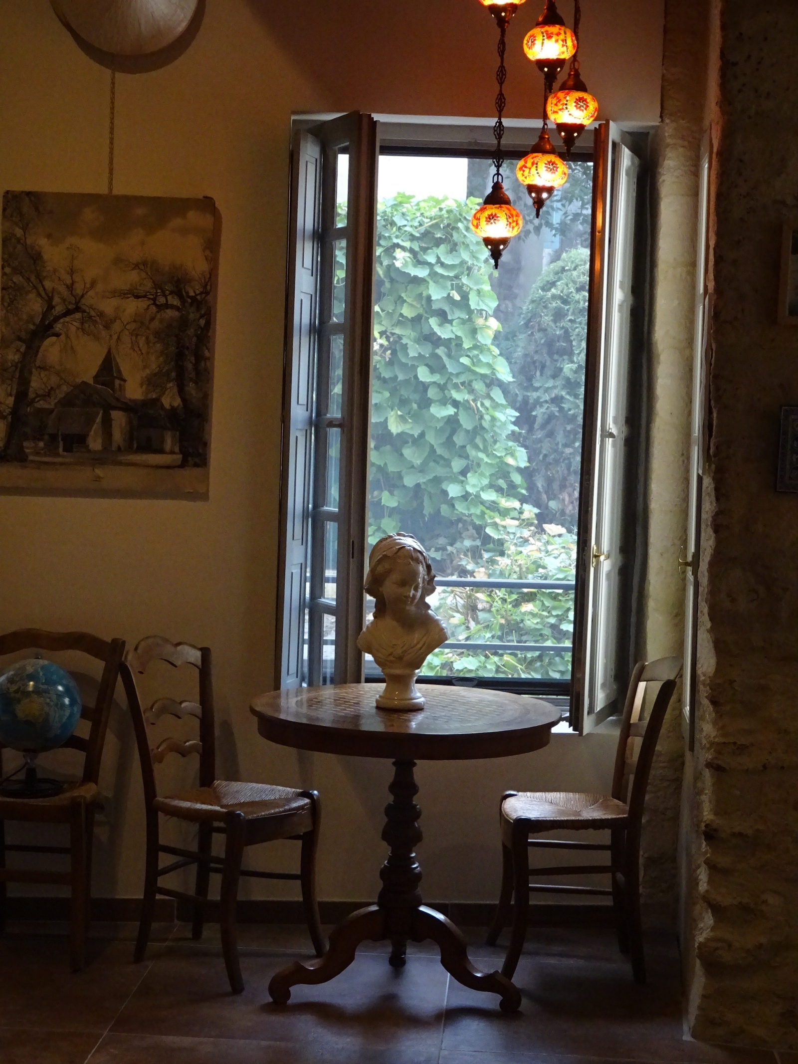 Apartment of character in a seventeenth century residence