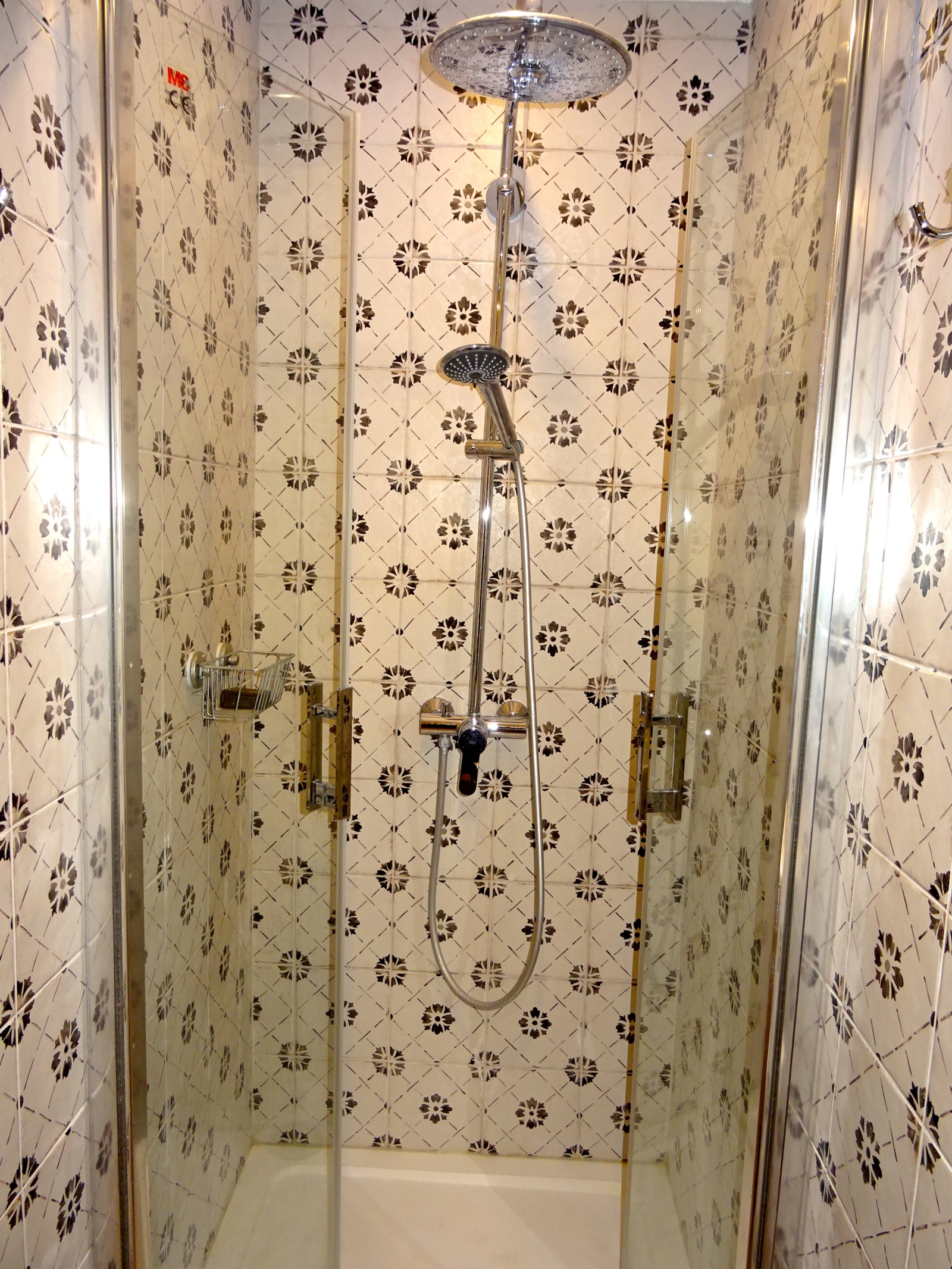 Apartment of character in a seventeenth century residence
