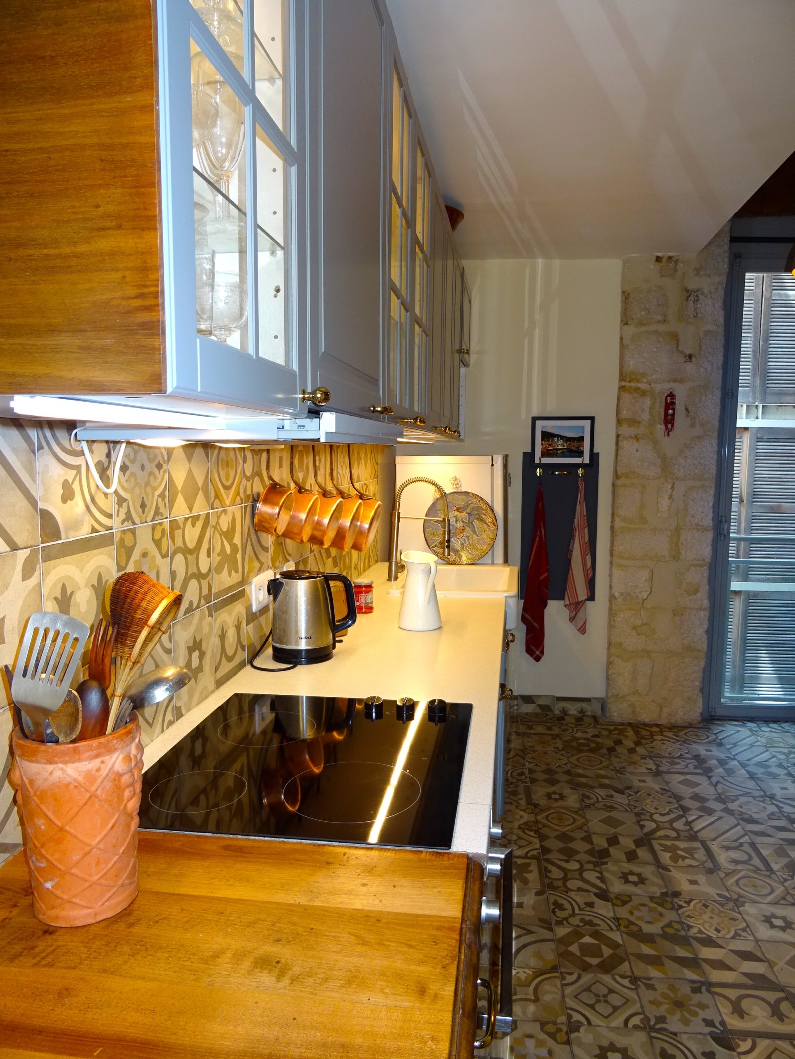Apartment of character in a seventeenth century residence