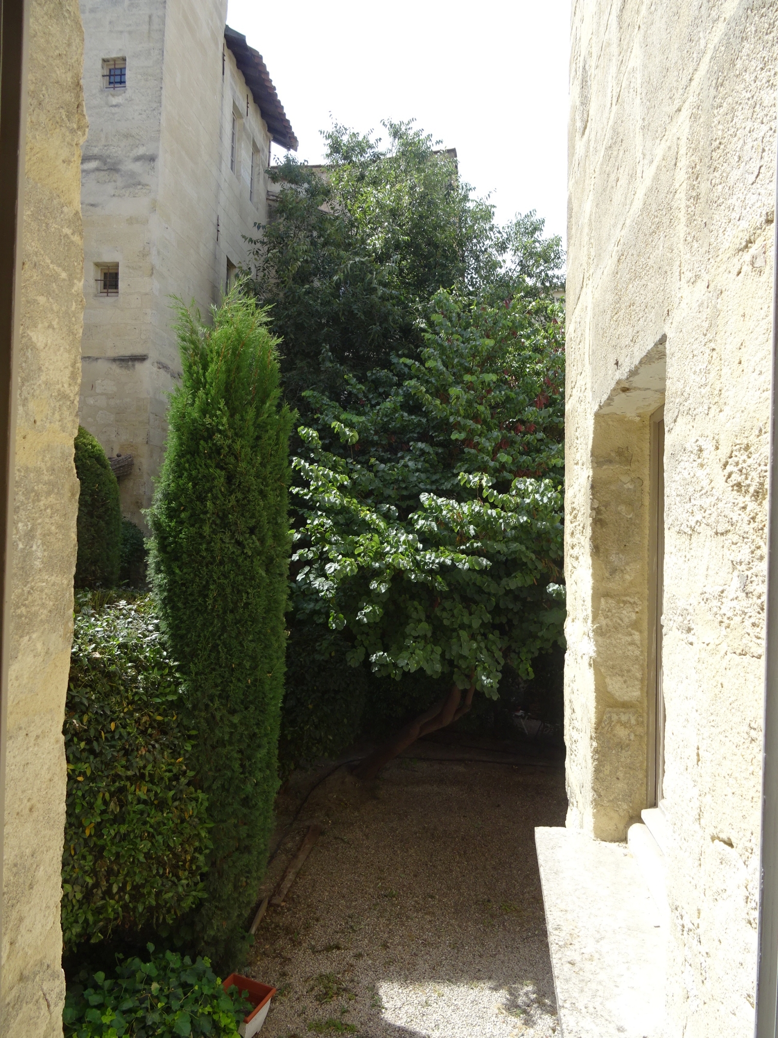 Apartment of character in a seventeenth century residence