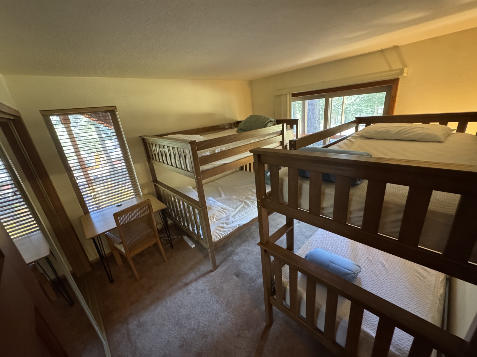 Mountain fun in Tahoe-Donner, Truckee! (only 1 bdr & no dogs during ski season)
