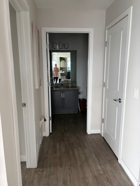 Executive-Penthouse-Suite in Calgary, AB, Kanada, mit Blick auf Stadt und Berge!