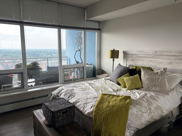 Executive-Penthouse-Suite in Calgary, AB, Kanada, mit Blick auf Stadt und Berge!