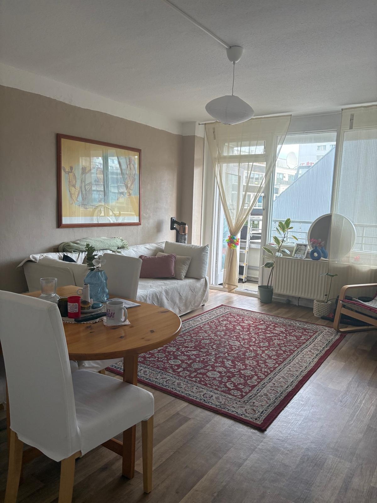 Cozy and Central 2-Bedroom Apartment in Berlin-Mitte