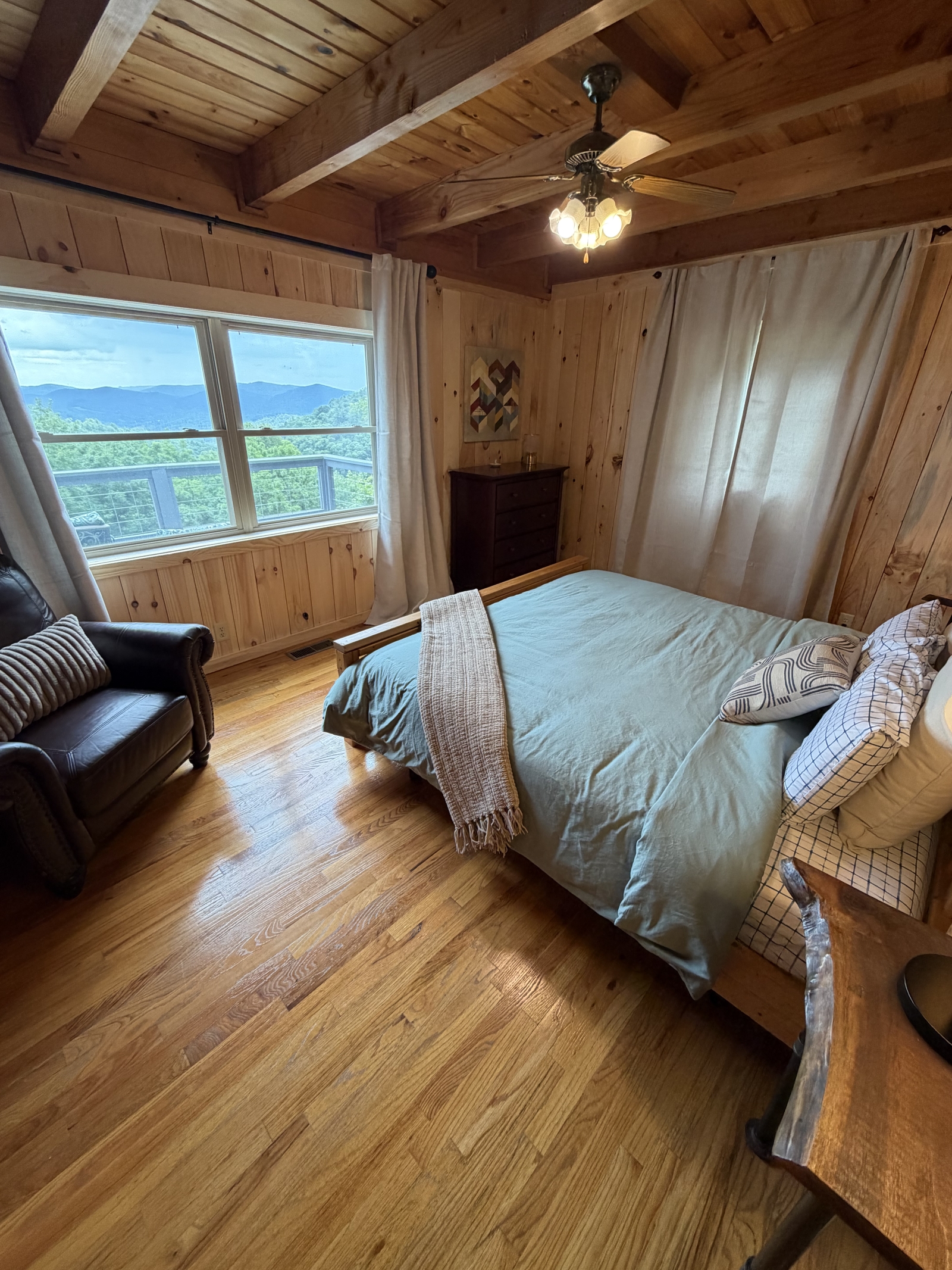 Unicorn Log Cabin on top of Mountain