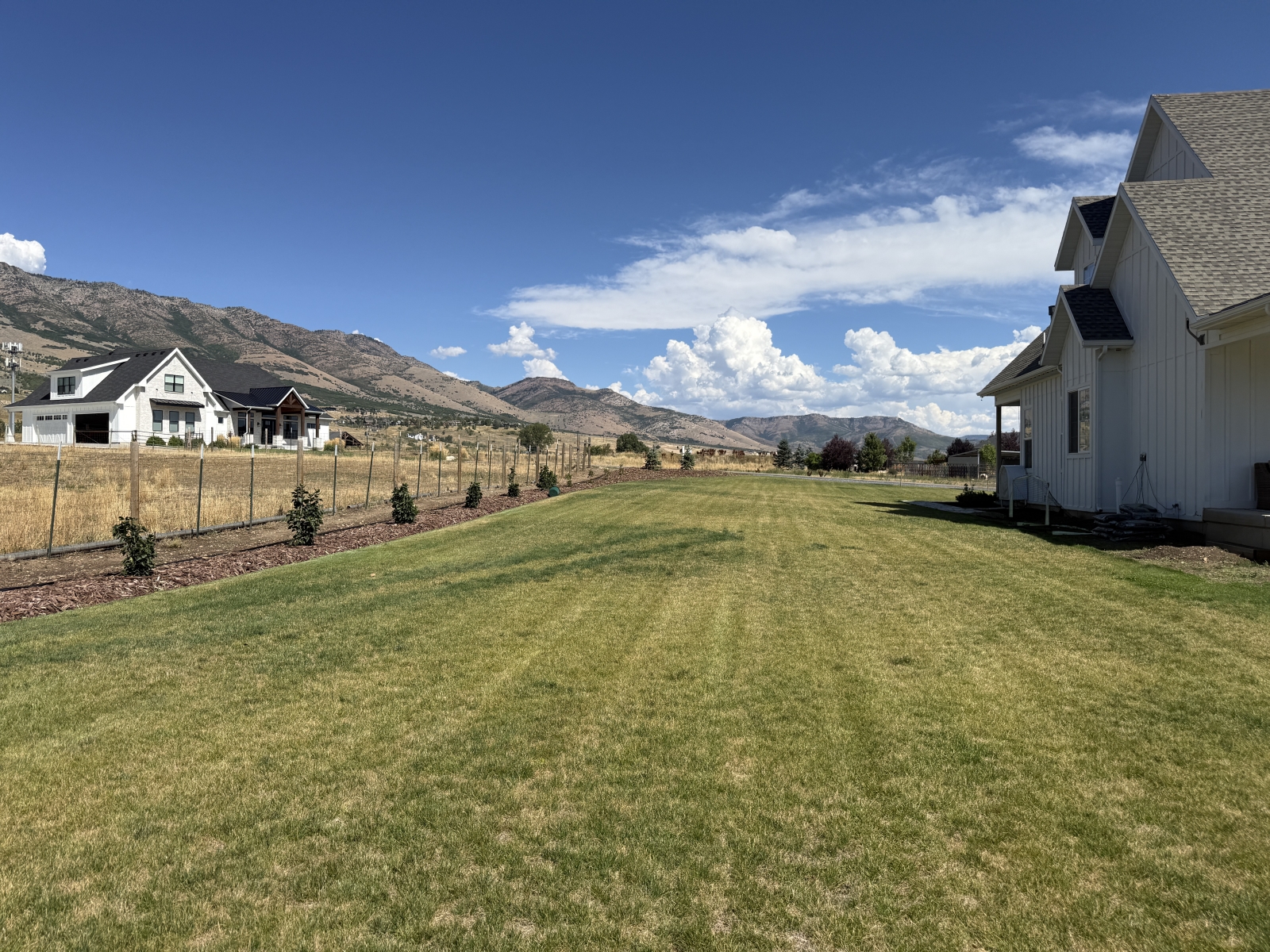 Valley Farmhouse em uma charmosa cidade de lago/esqui