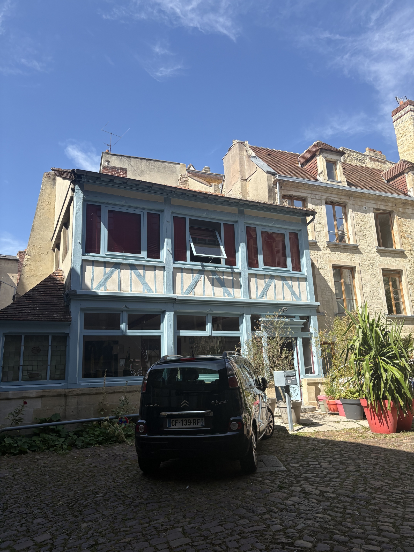 Ancienne imprimerie devenue loft au coeur du centre historique de Caen.