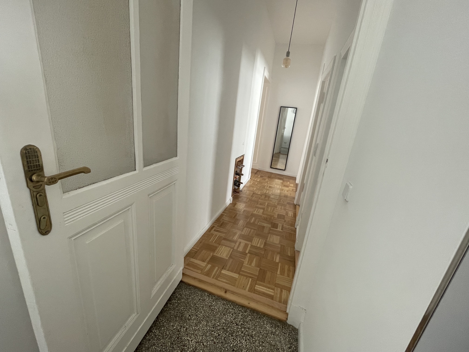 Leo's flat