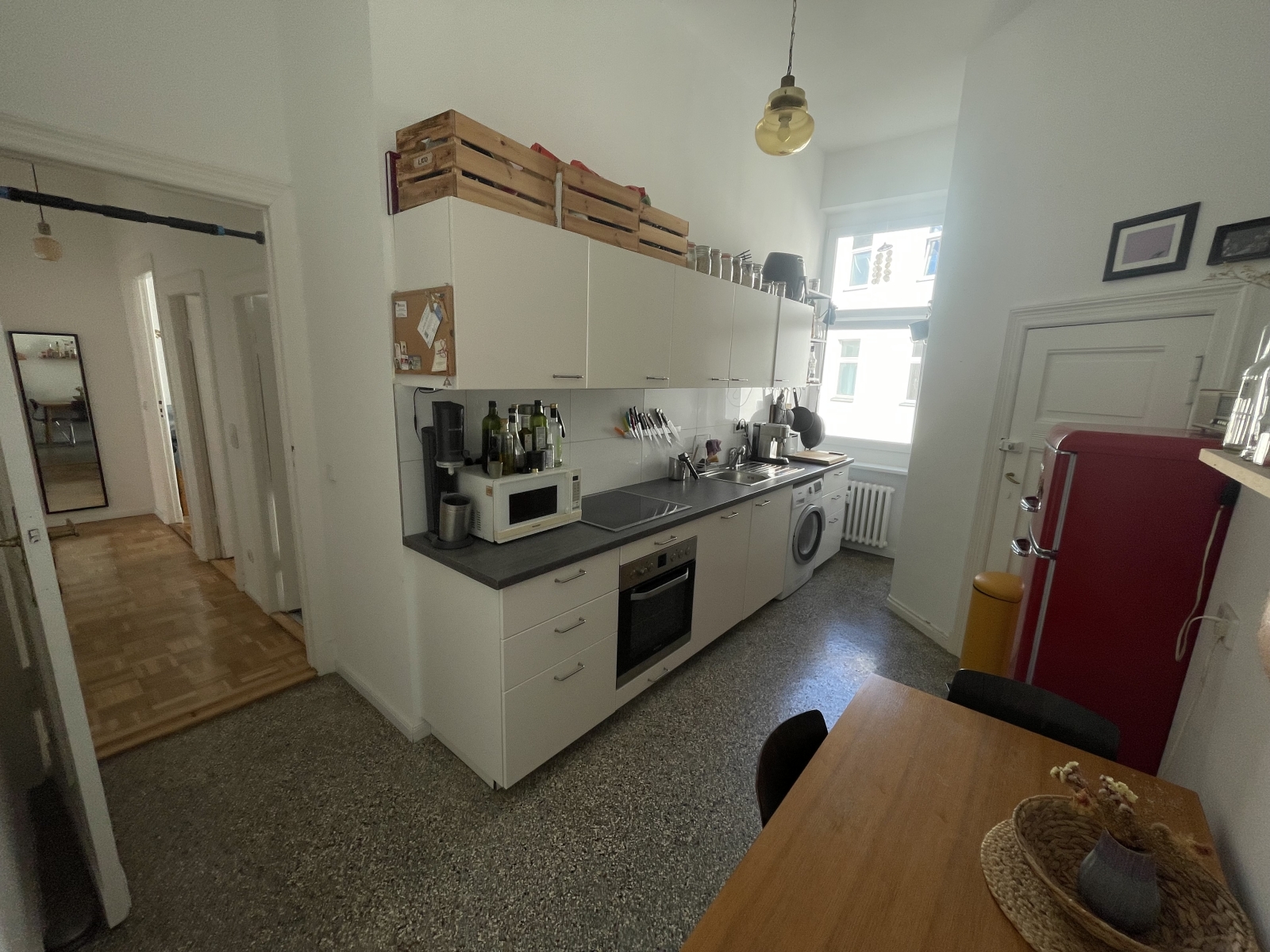 Leo's flat
