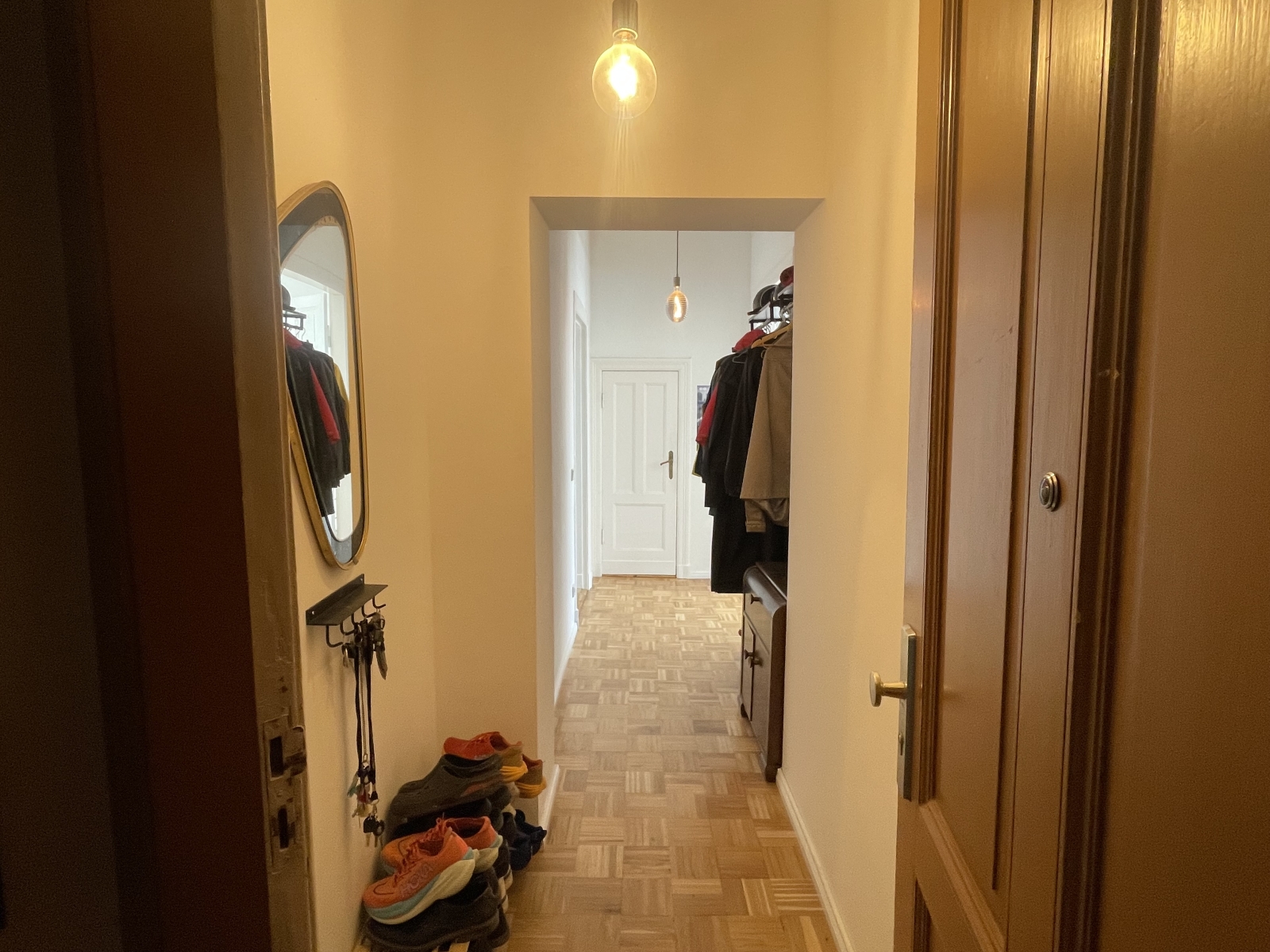 Leo's flat