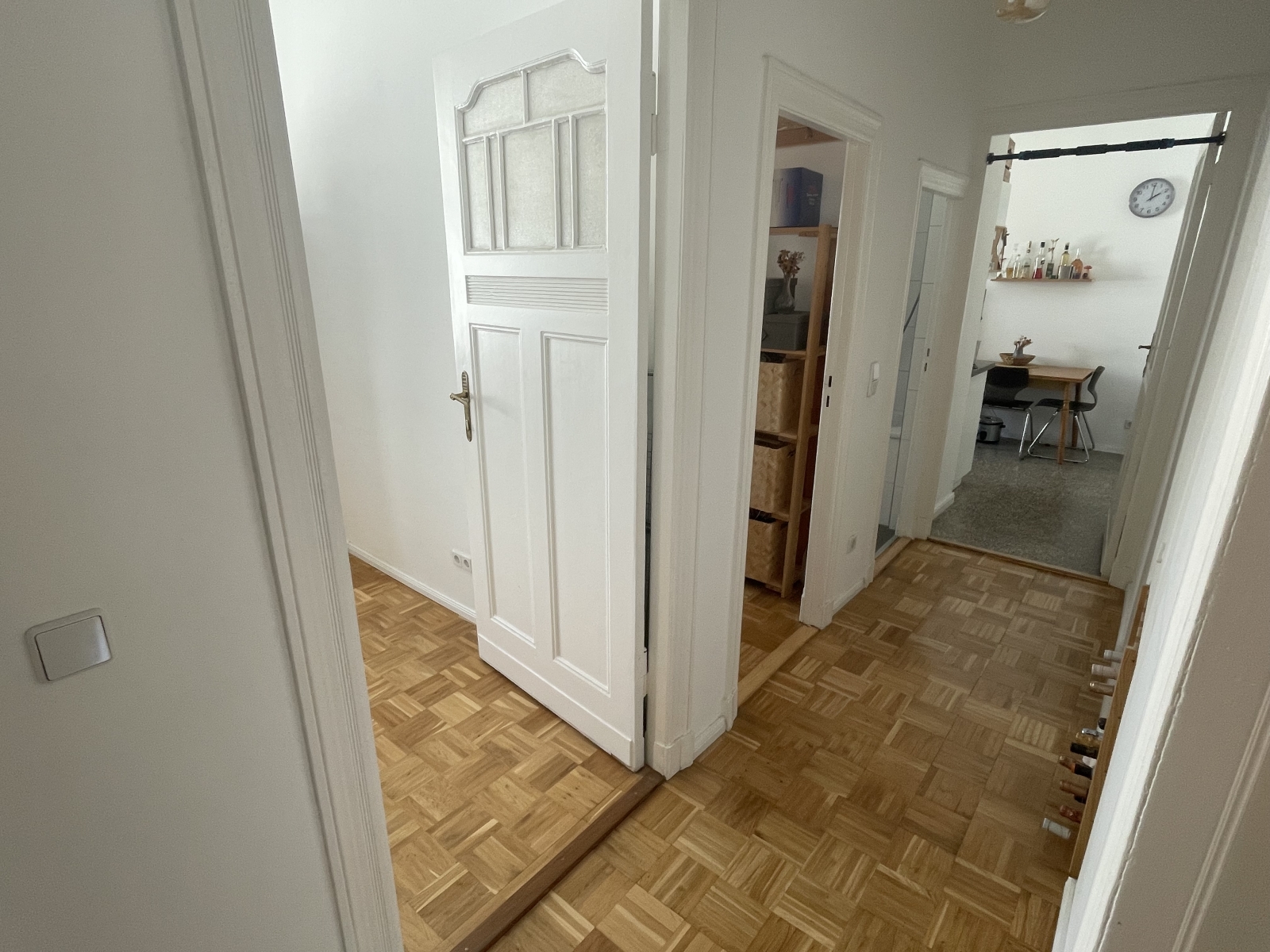 Leo's flat