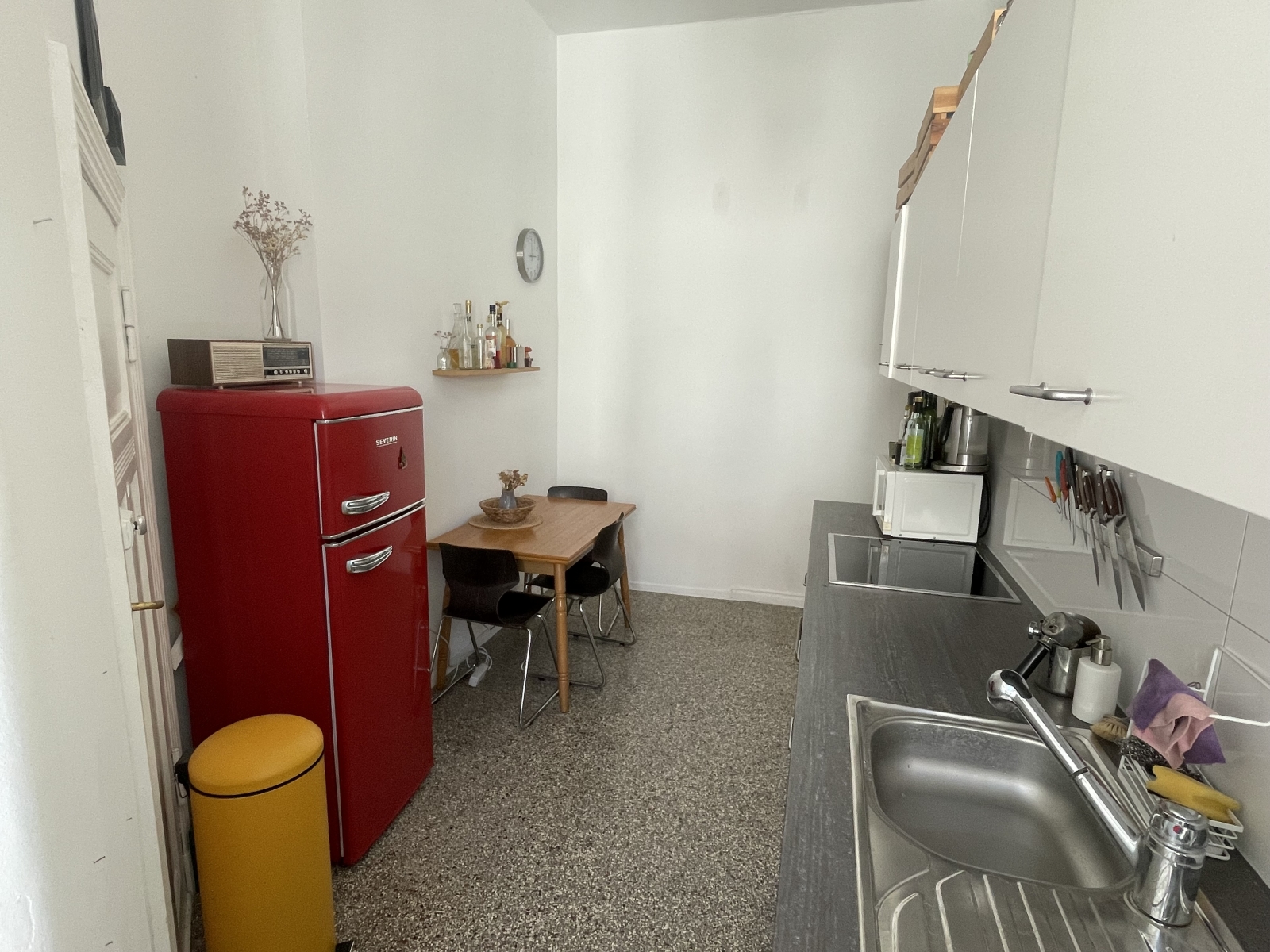 Leo's flat