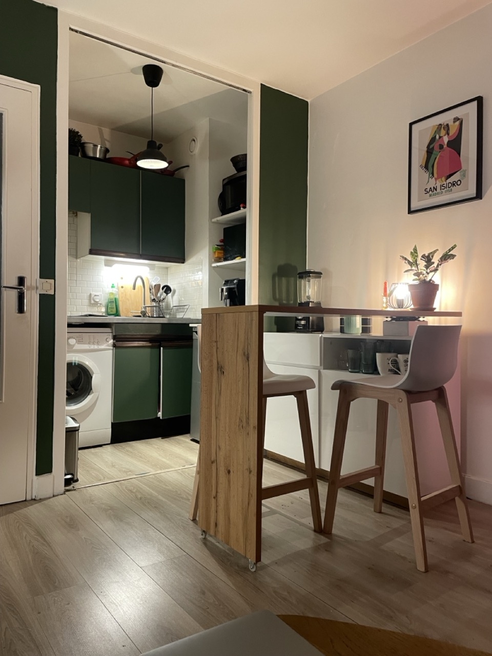 Cozy Parisian apartment in the city center, perfect for two