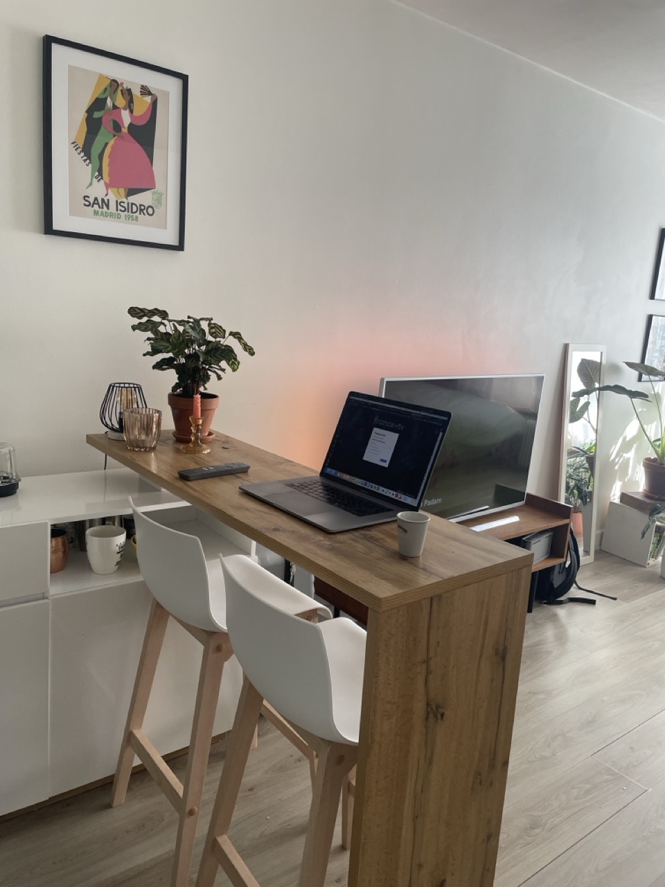 Cozy Parisian apartment in the city center, perfect for two