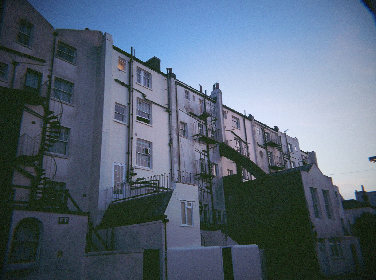Charming and open flat 5 minute walk from the sea in the village of Kemptown
