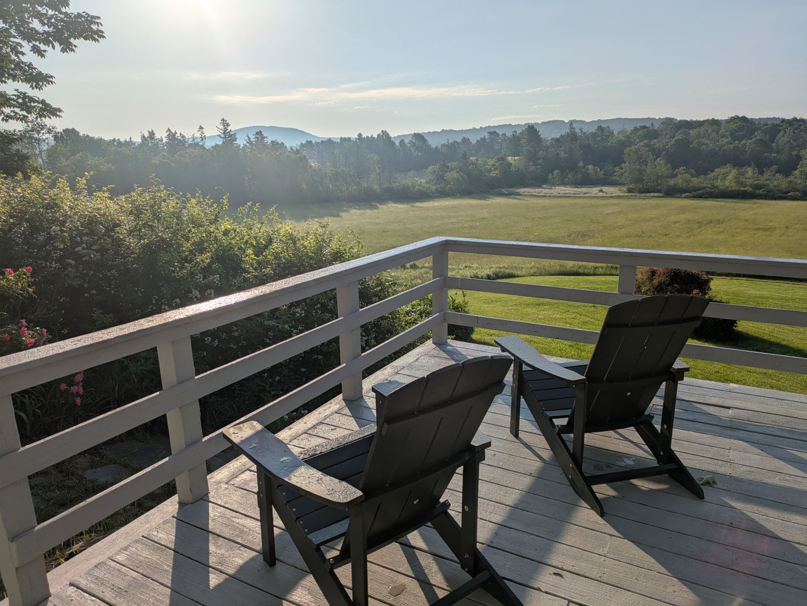 Sunrise farm and mountain views 1hr from Acadia National Park