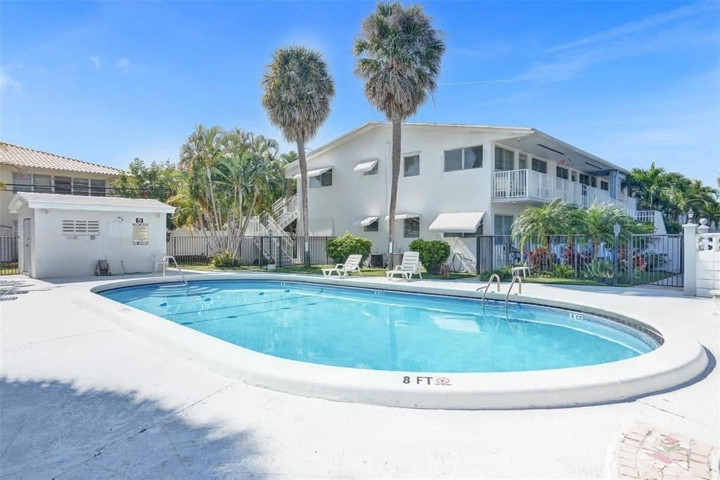 Sunny Pompano Beach Escape 🏖️🌴 – Entspannen, schwimmen und Florida genießen
