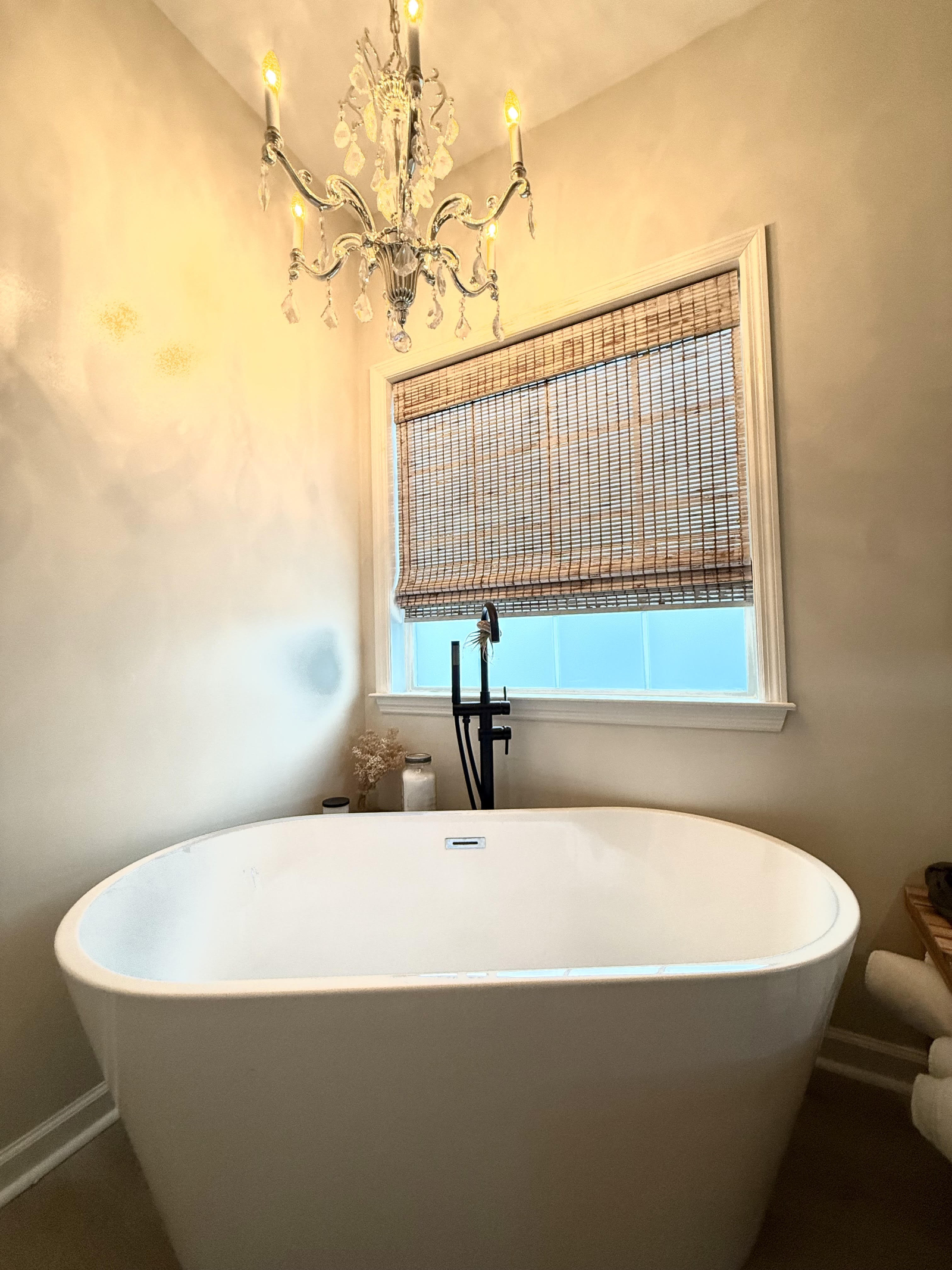 Casa renovada en Charleston con hermosas vistas al agua, cerca del centro histórico y las playas