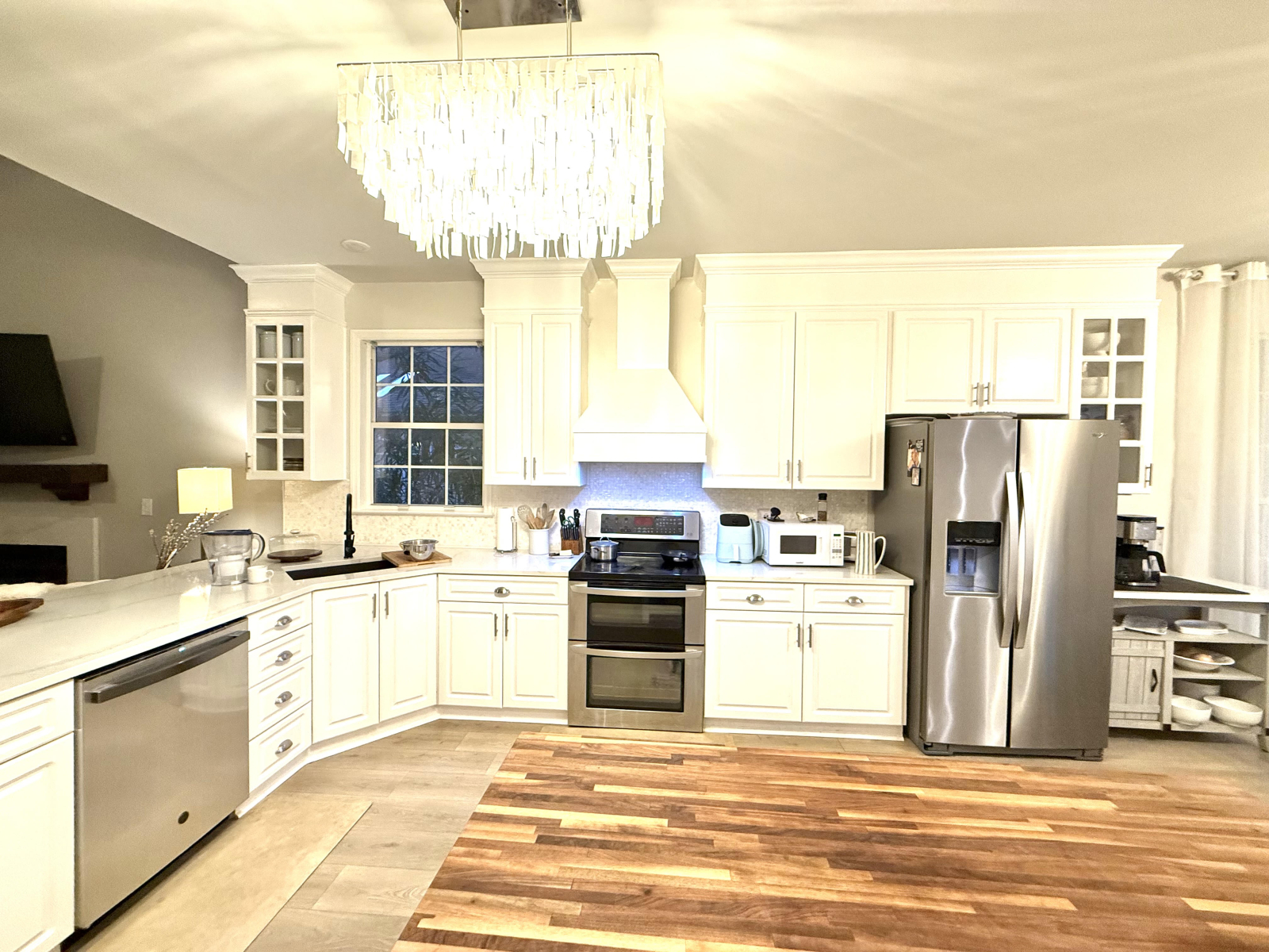 Casa renovada en Charleston con hermosas vistas al agua, cerca del centro histórico y las playas