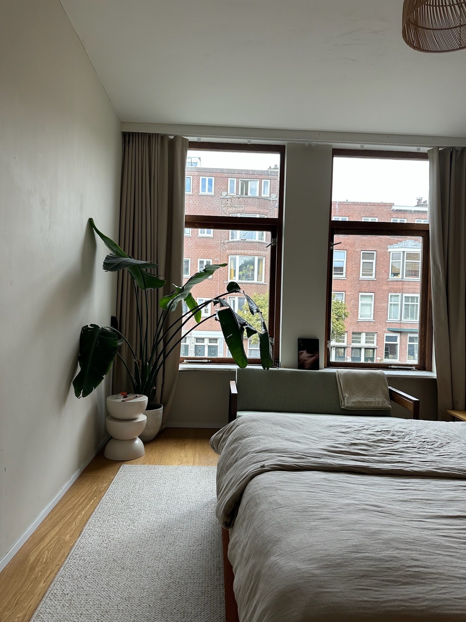 Very bright, spacious and calm Rotterdam apartment