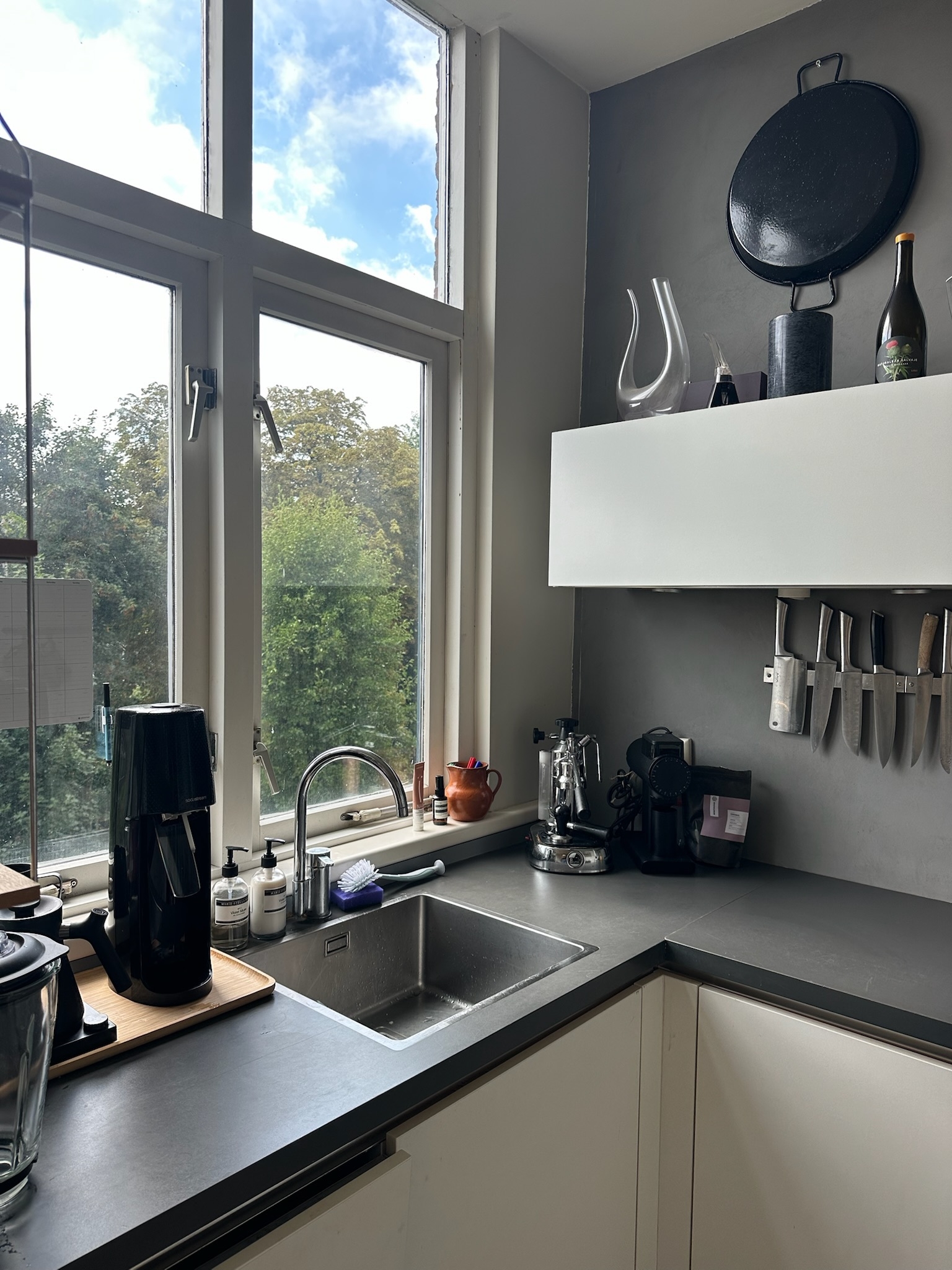 Very bright, spacious and calm Rotterdam apartment
