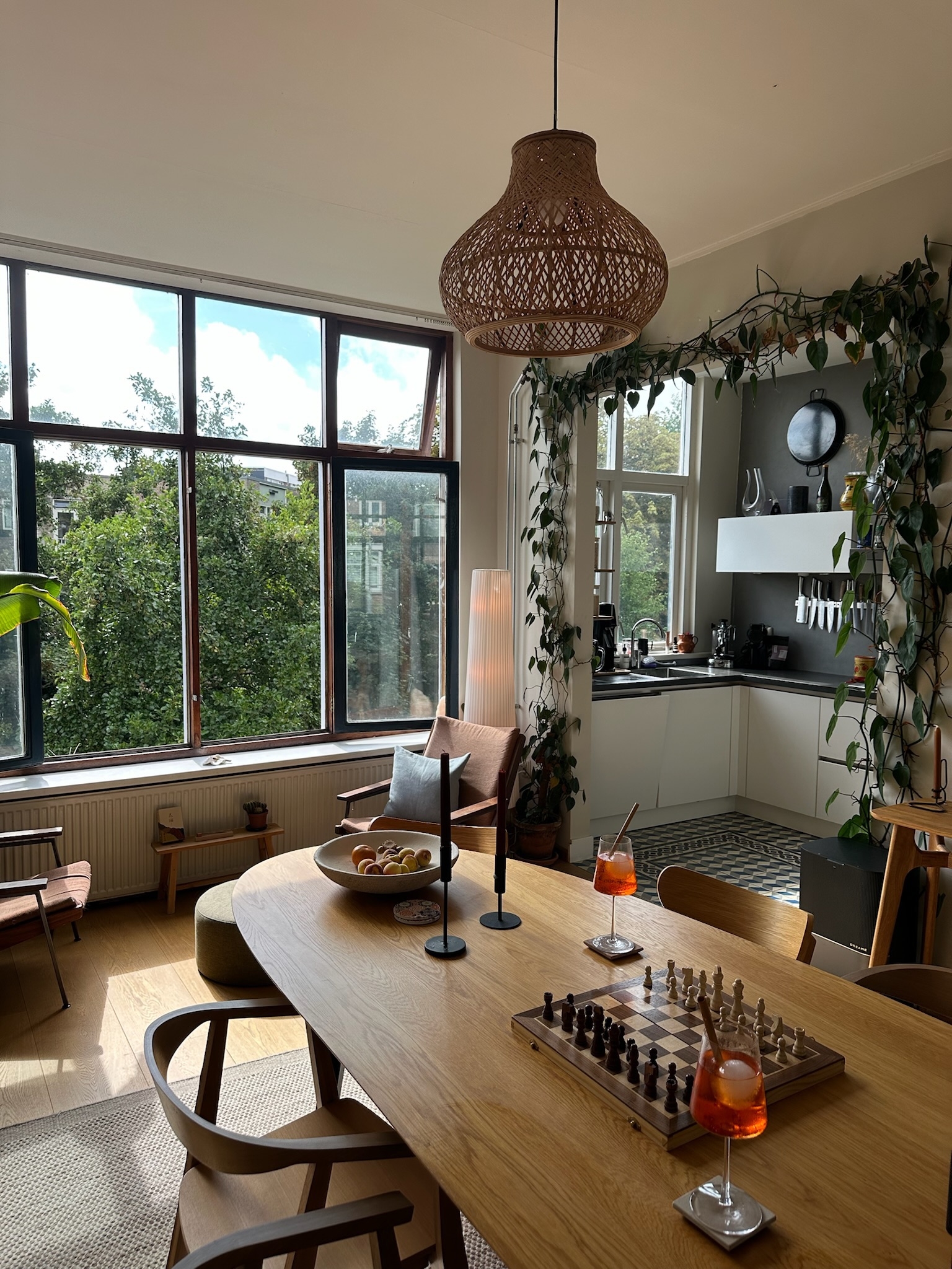 Very bright, spacious and calm Rotterdam apartment
